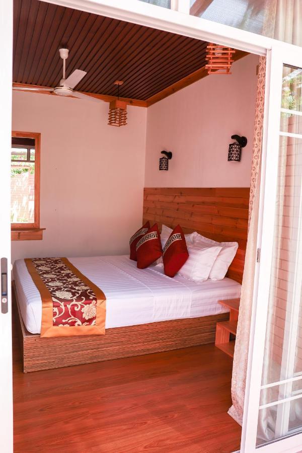 New Breeze Thoddoo Inn Exterior photo