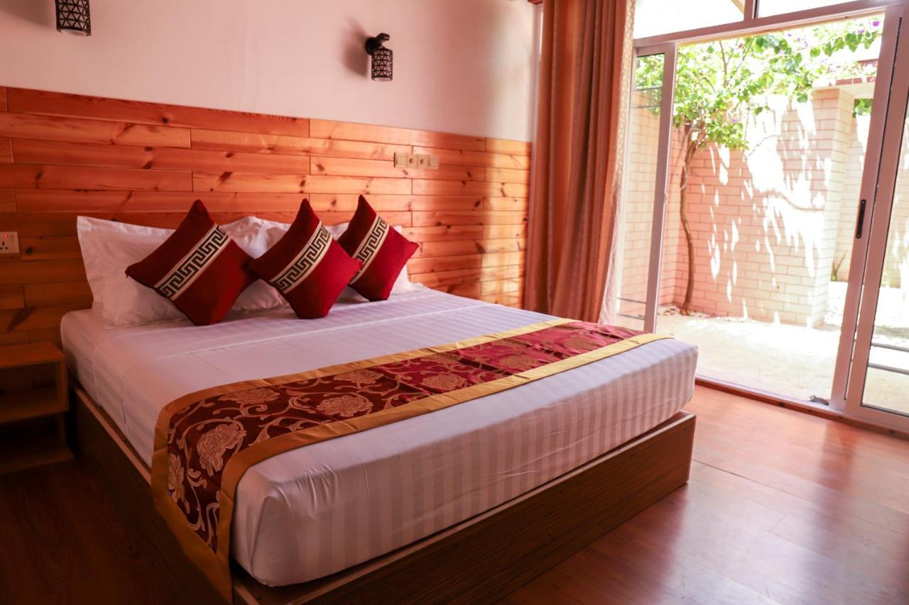 New Breeze Thoddoo Inn Exterior photo